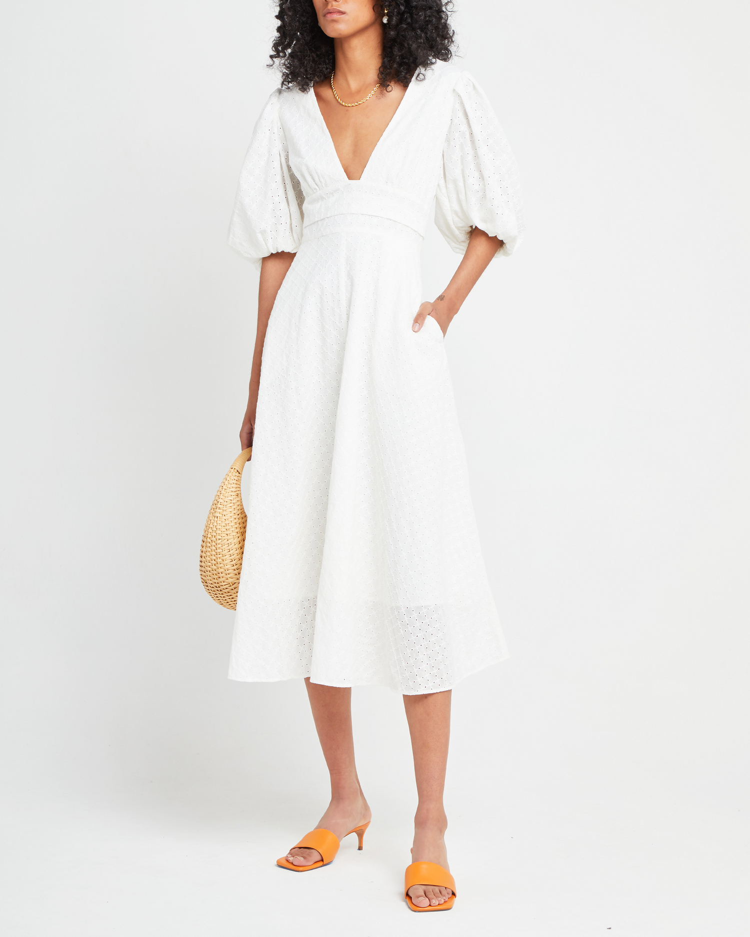 Few moda 2025 white eyelet dress